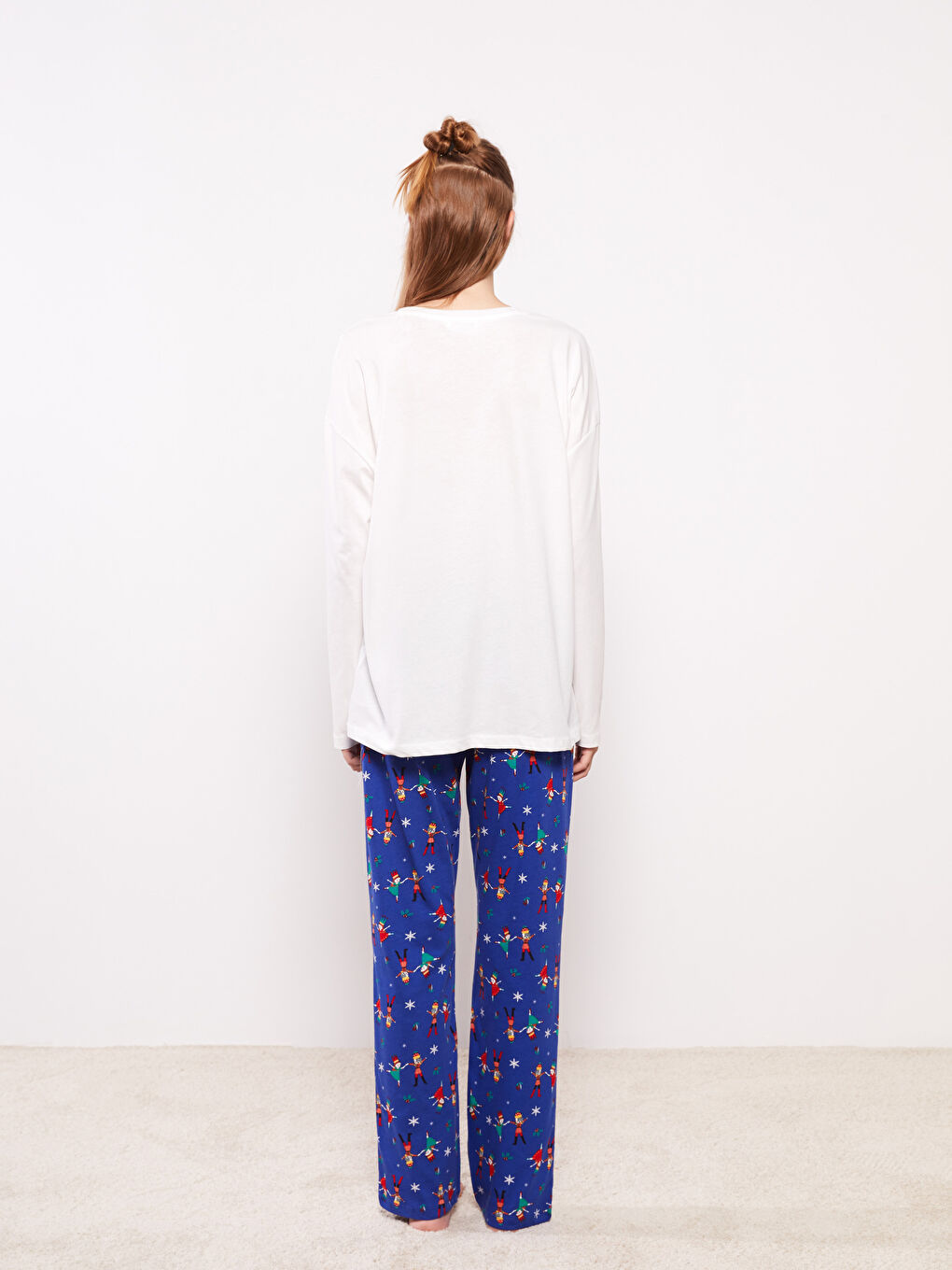 әйелдерге арналған жаңа жылдық тақырыптағы ұзын жеңді дөңгелек жағалы мақта пижама жинағы-4