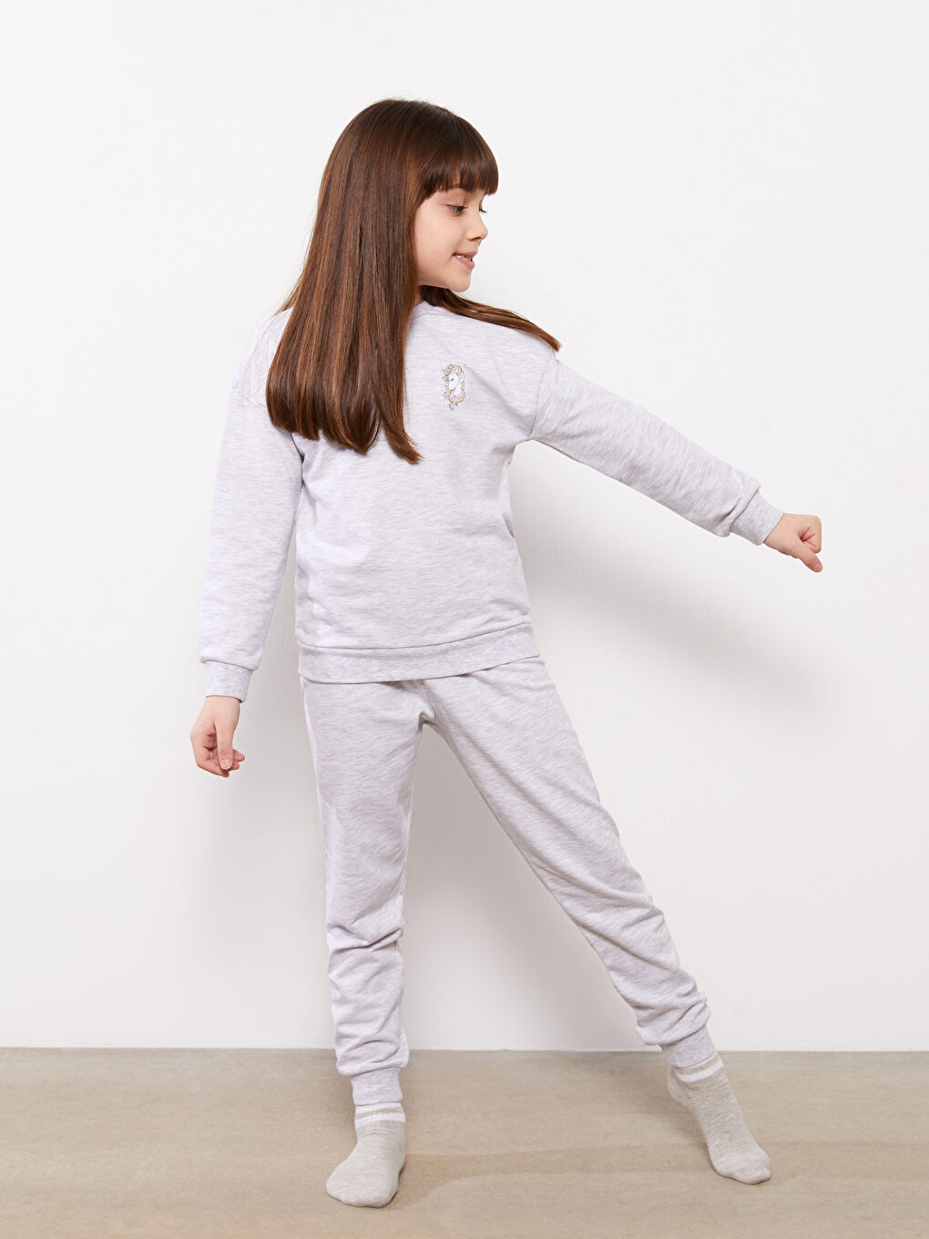 LCW ECO Crew Neck Printed Long Sleeve Girls' Pyjama Set -W2GA67Z4-CT3