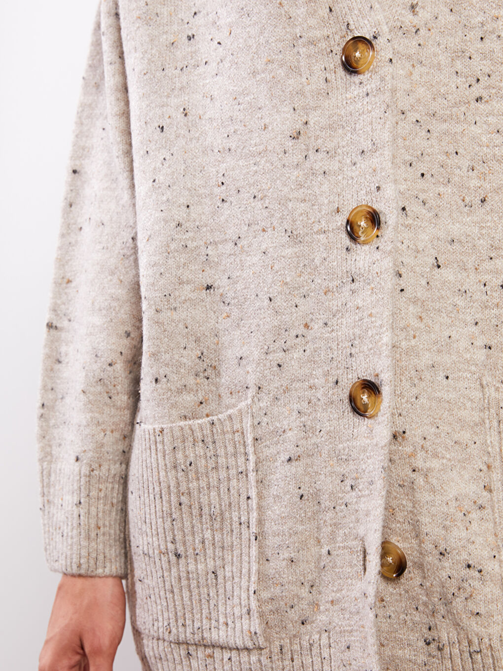 Bej V Yaka Desenli Kadın Triko Hırka-3