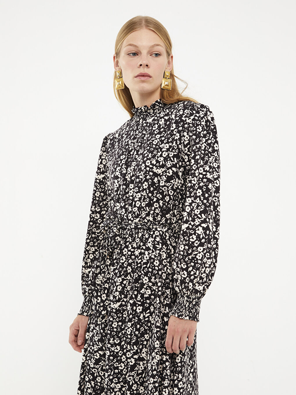 Siyah Fırfırlı Dik Yaka Desenli Uzun Kollu Viskon Kadın Elbise-2