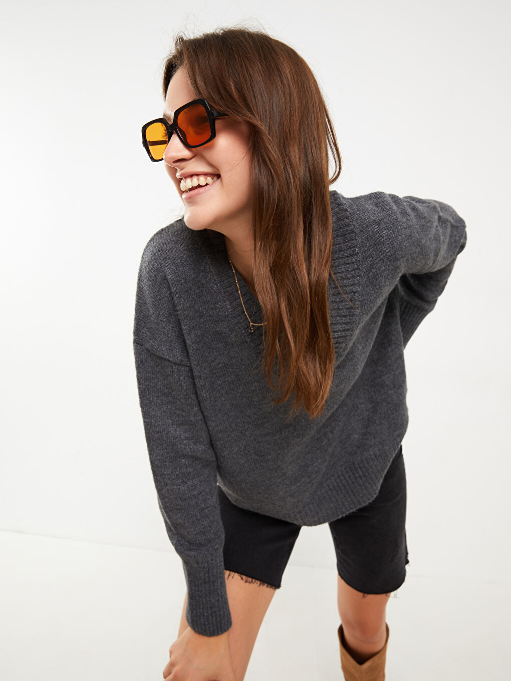 Gri V Yaka Düz Uzun Kollu Kadın Triko Kazak-1