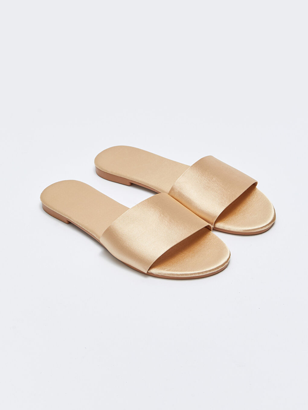 Bej Tek Bantlı Kadın Terlik