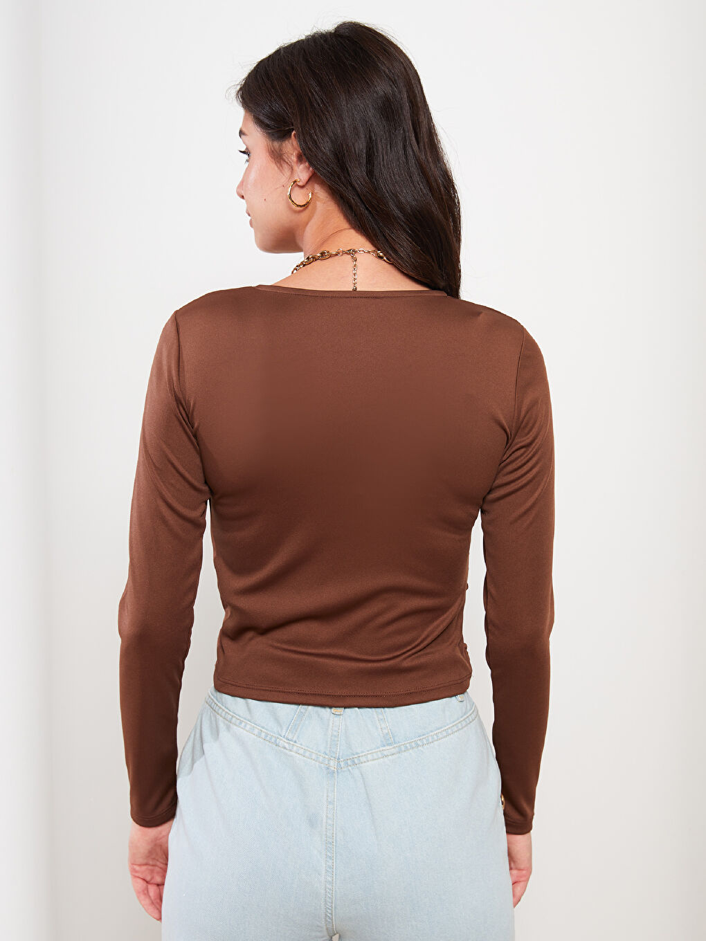 Женская футболка с круглым вырезом и рюшами с длинными рукавами-4