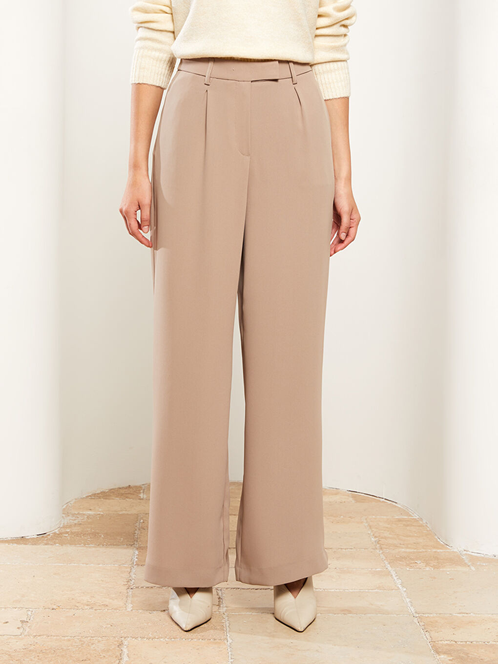 Bej Kadın Yüksek Bel Rahat Kalıp Düz Pantolon-2