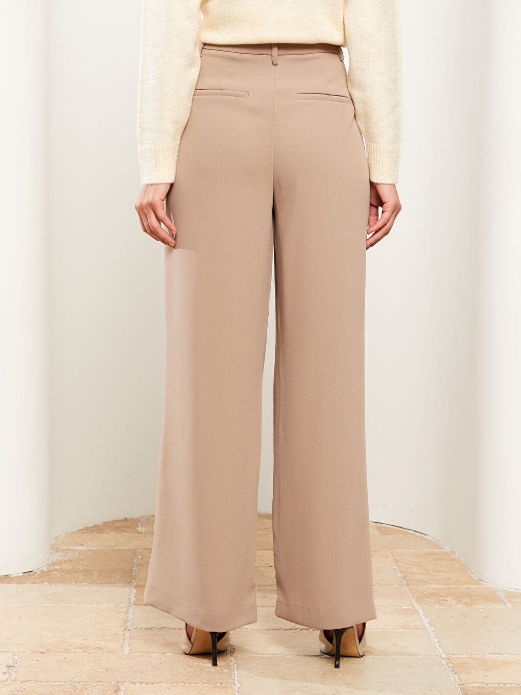 Bej Kadın Yüksek Bel Rahat Kalıp Düz Pantolon-3