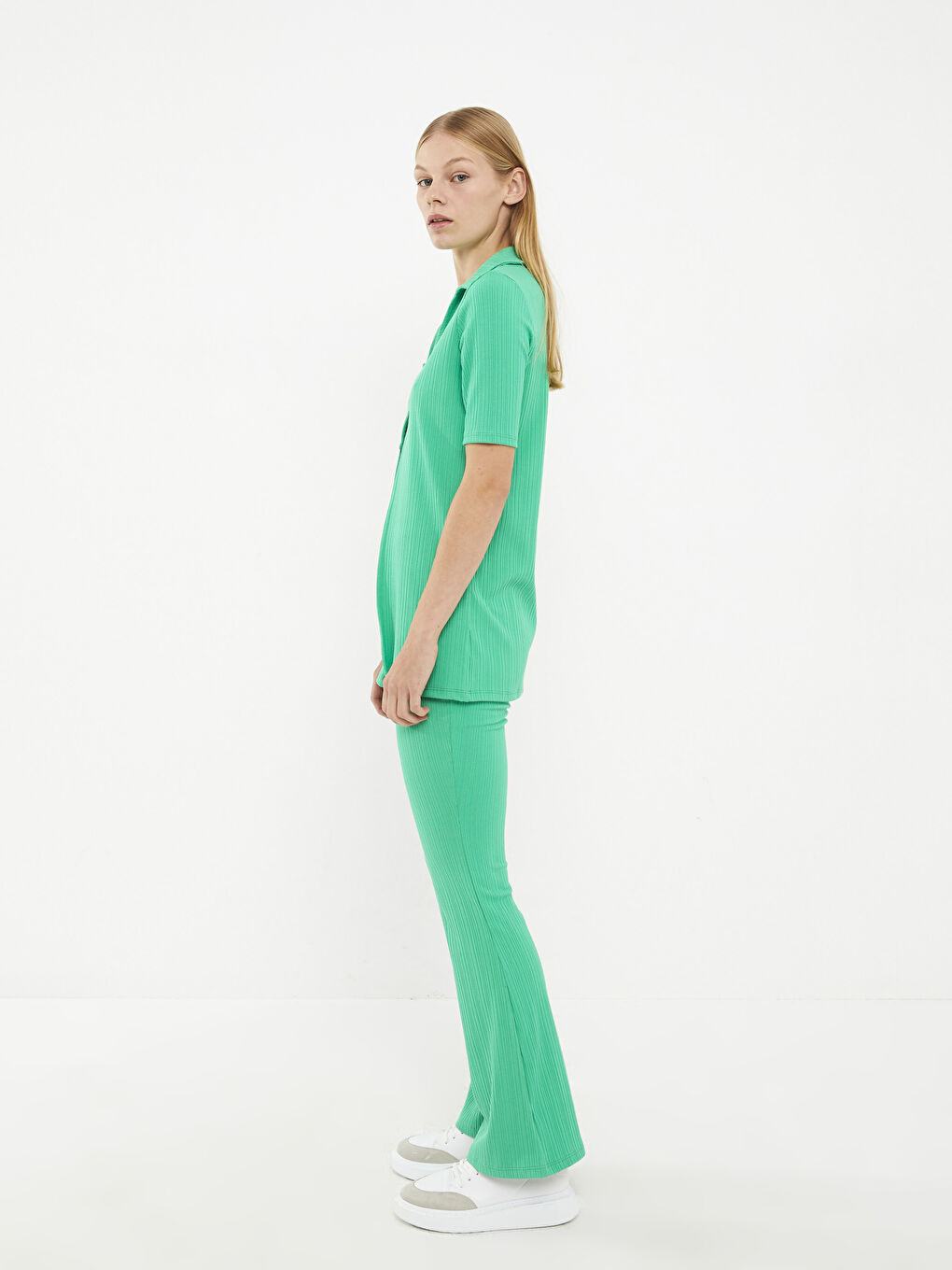 Yeşil Beli Lastikli Düz İspanyol Paça Kadın Pantolon-2