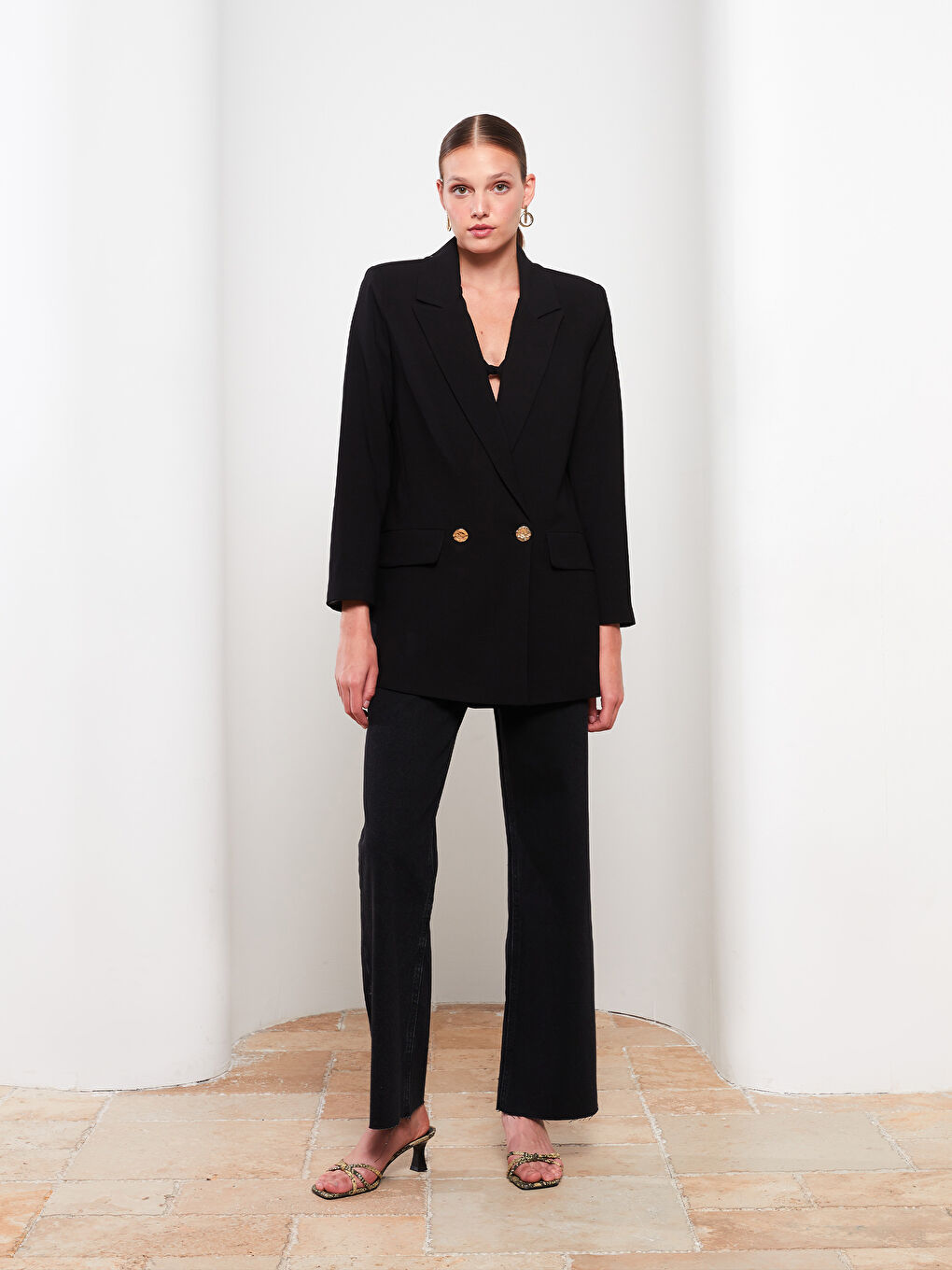 Siyah Önden Düğme Kapamalı Düz Uzun Kollu Gabardin Kadın Blazer Ceket-2