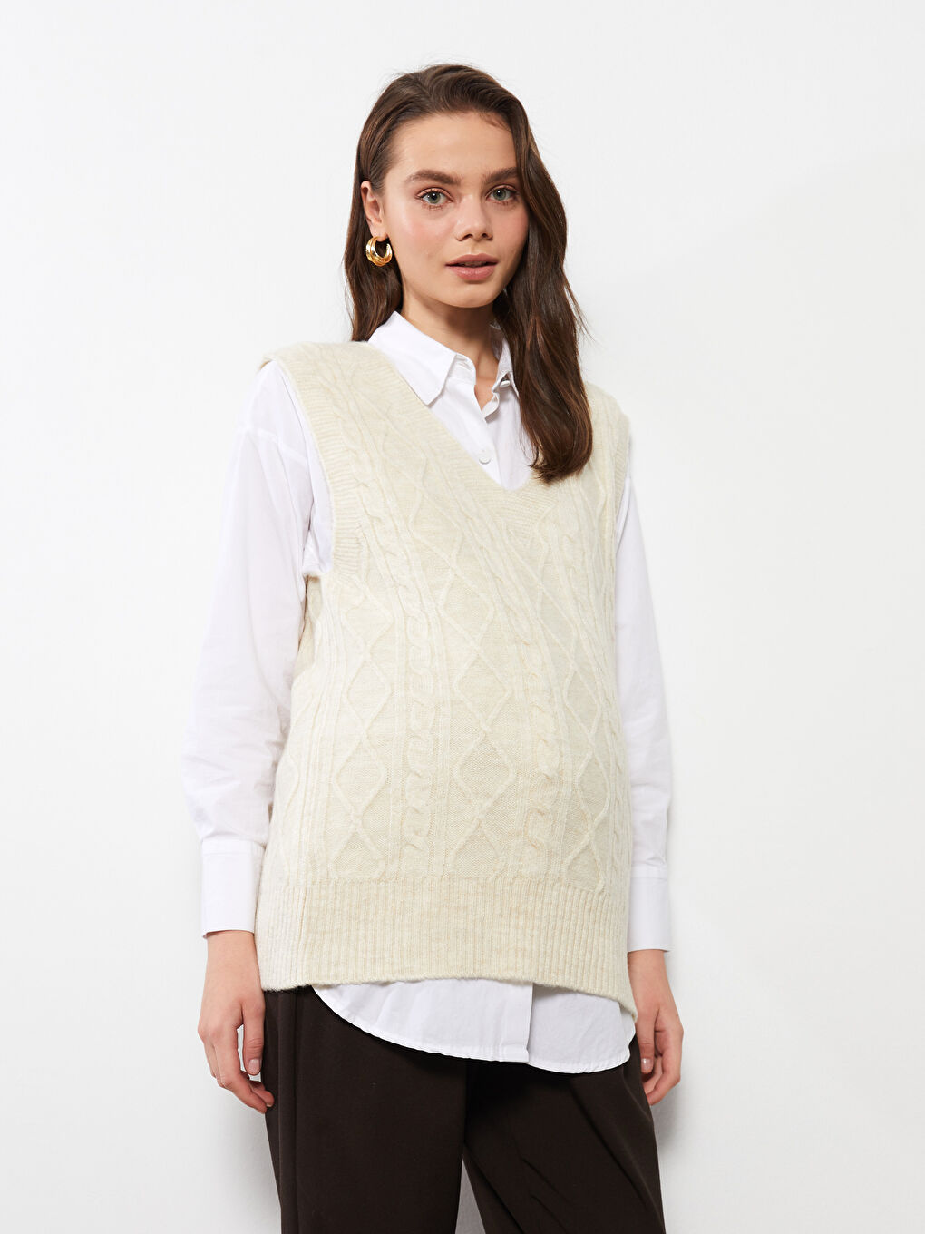 LCWAIKIKI Maternity V Neck Self Patterned Knitwear Maternity Sweater -W2GE78Z8-S23