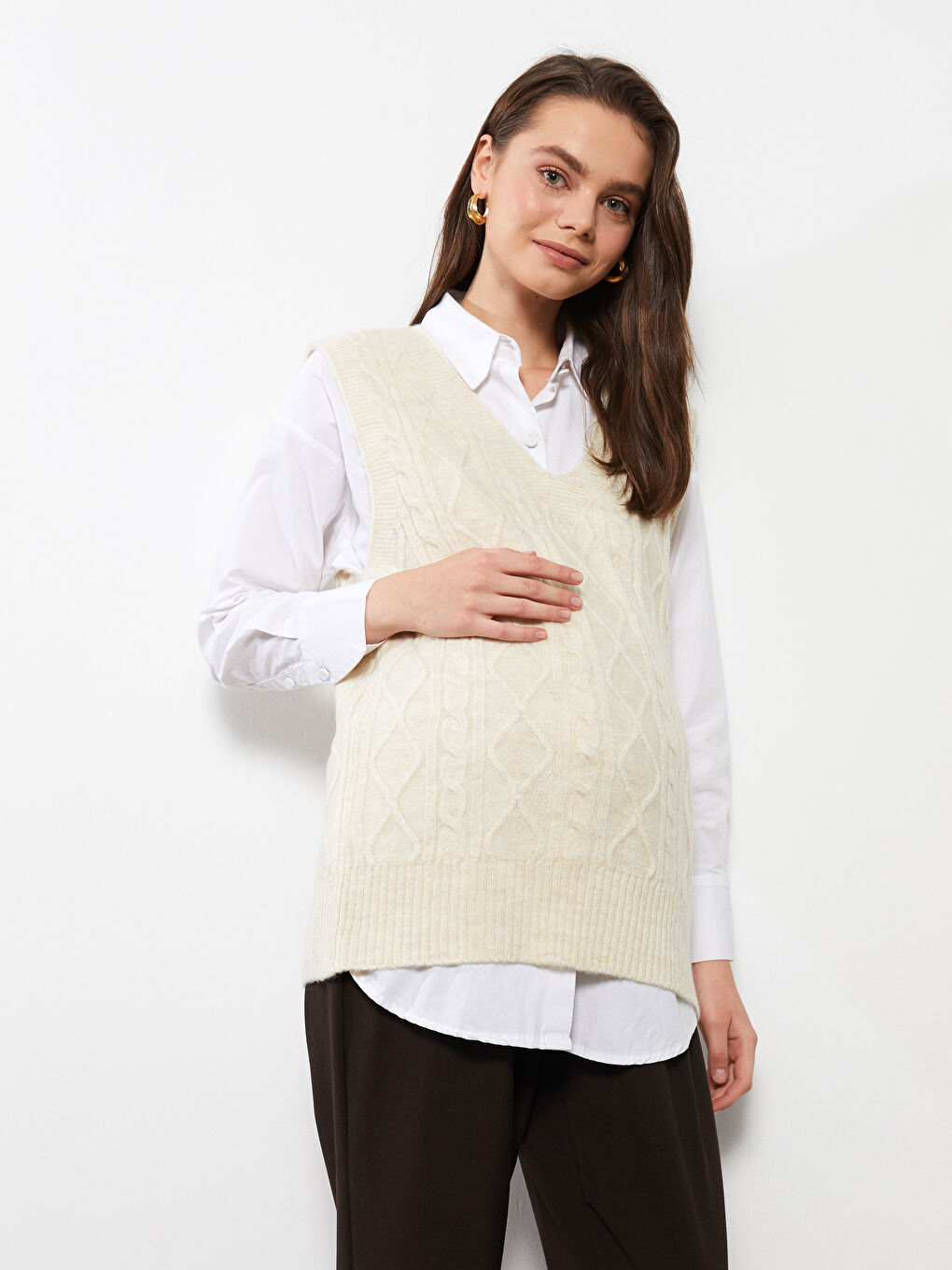 LCWAIKIKI Maternity V Neck Self Patterned Knitwear Maternity Sweater -W2GE78Z8-S23