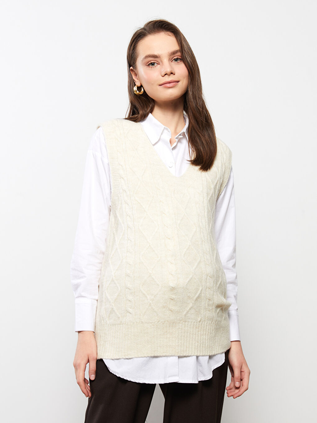 LCWAIKIKI Maternity V Neck Self Patterned Knitwear Maternity Sweater -W2GE78Z8-S23