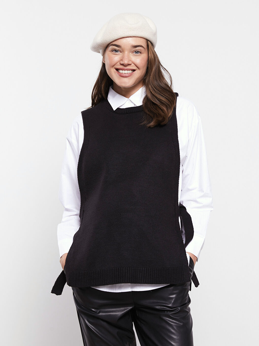 LCWAIKIKI Maternity Crew Neck Plain Maternity Knitwear Sweater Vest -W2GE81Z8-CVL