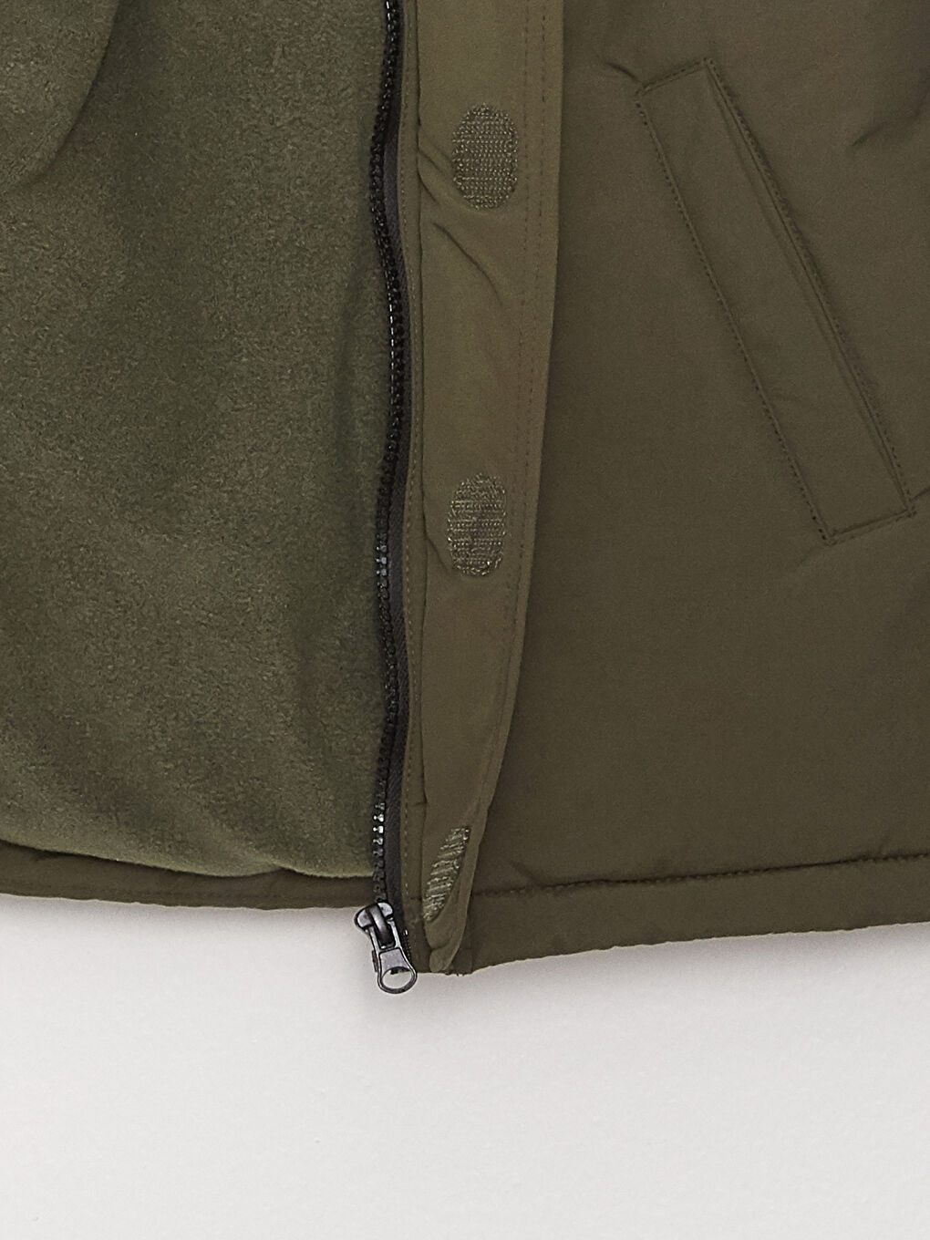 Yeşil Kapüşonlu Erkek Çocuk Kaban-2