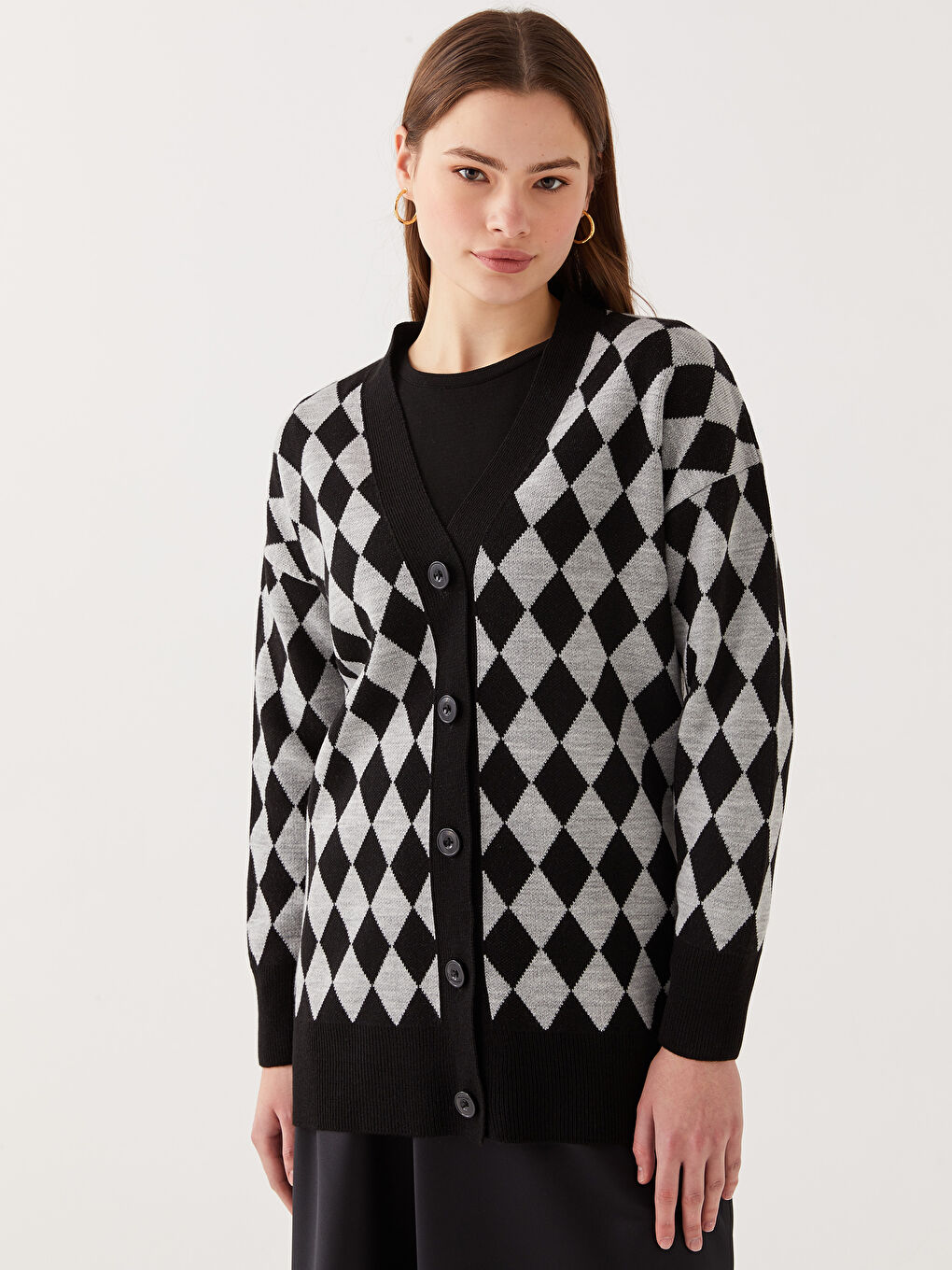 Siyah V Yaka Desenli Kadın Triko Hırka