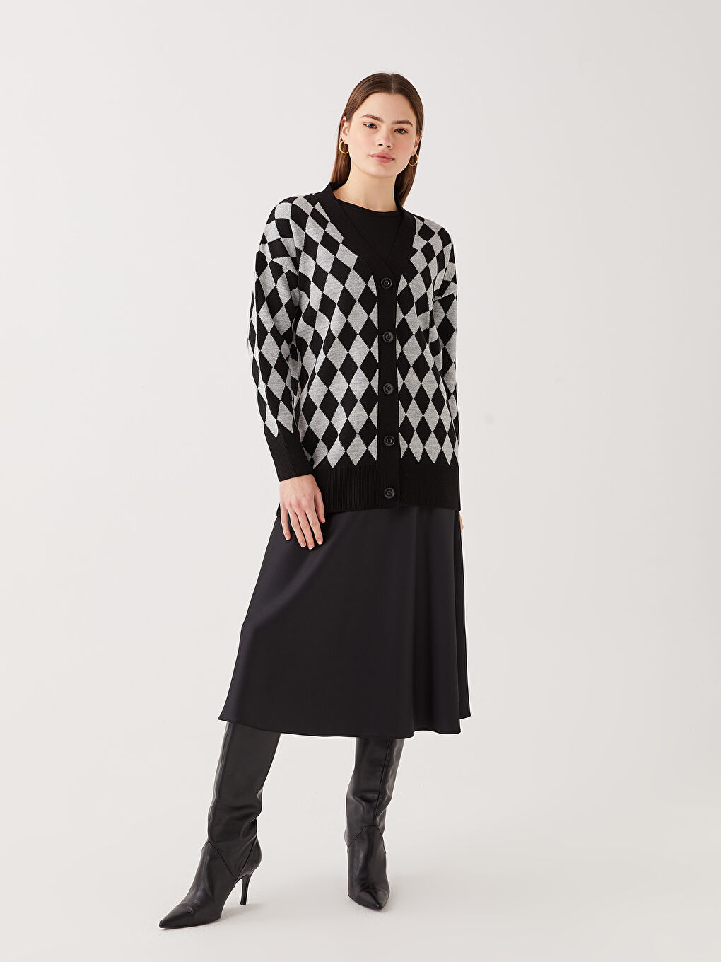 Siyah V Yaka Desenli Kadın Triko Hırka-2