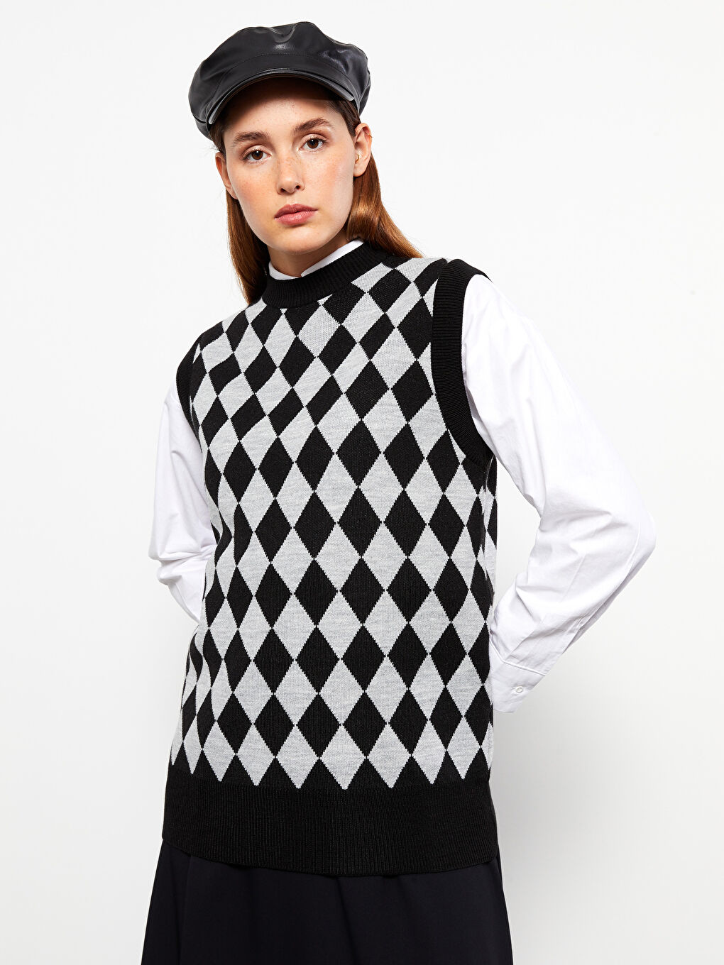 Siyah Bisiklet Yaka Desenli Kadın Triko Süveter-1