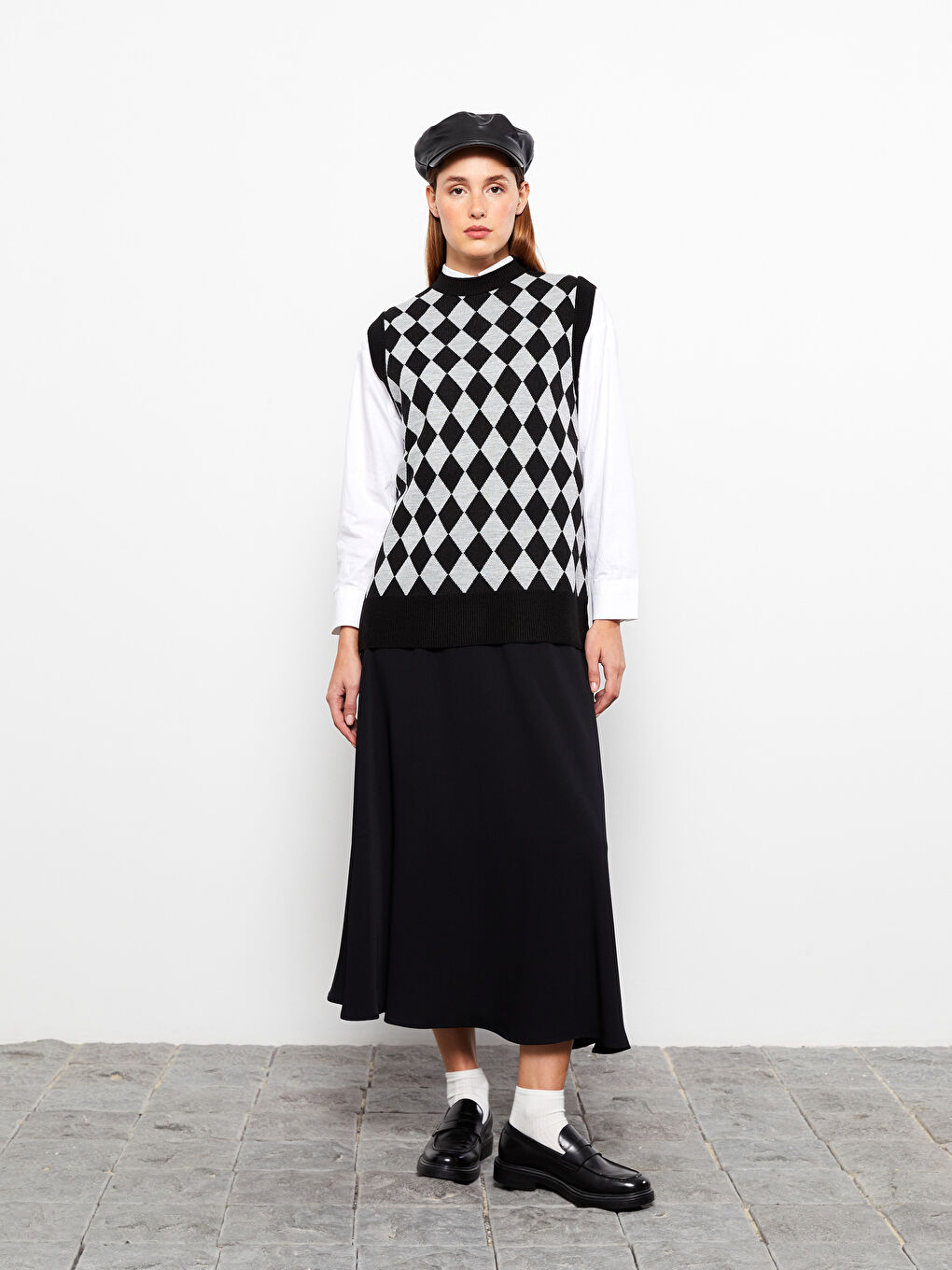 Siyah Bisiklet Yaka Desenli Kadın Triko Süveter-3