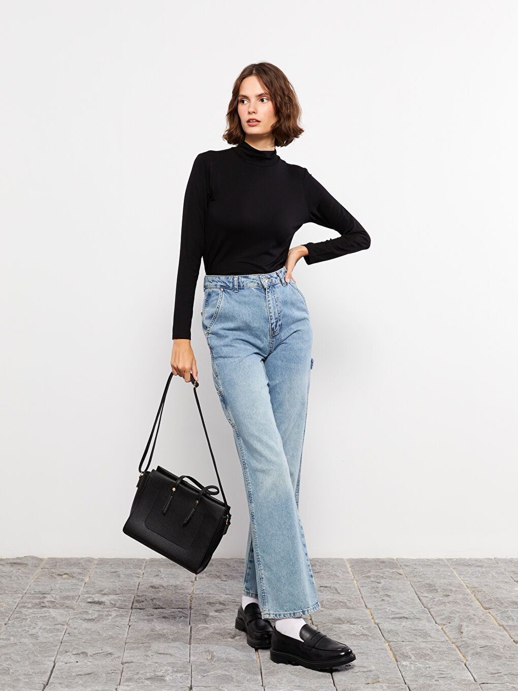 Siyah Deri Görünümlü Kadın Kol Çantası-1