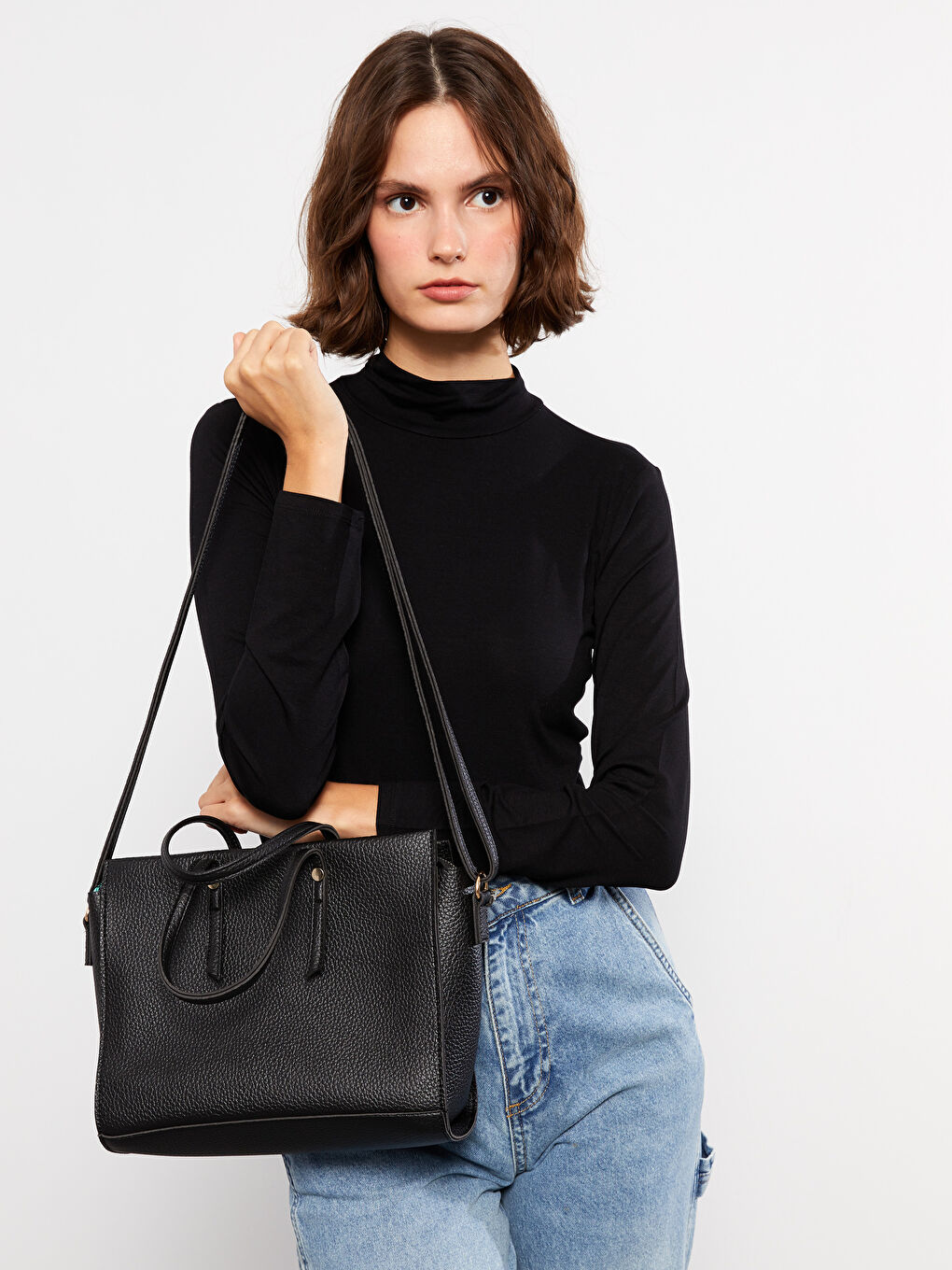 Siyah Deri Görünümlü Kadın Kol Çantası-2