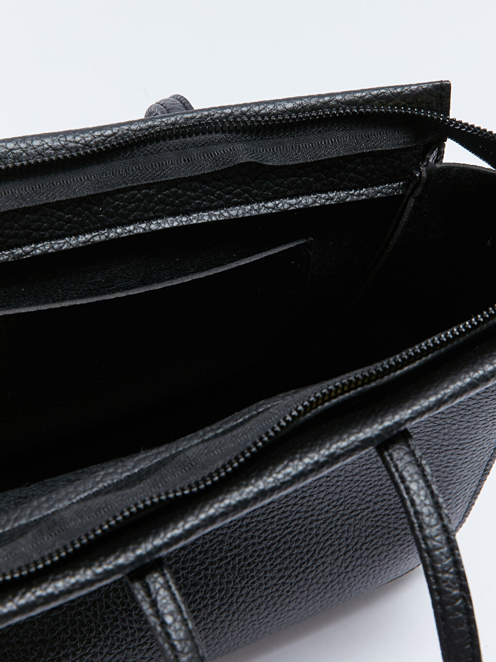 Siyah Deri Görünümlü Kadın Kol Çantası-3