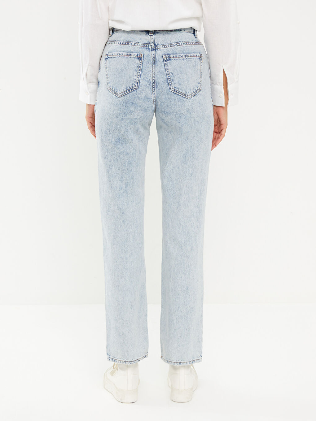 Hoch taillierte Jeans mit geradem Schnitt für Damen-4