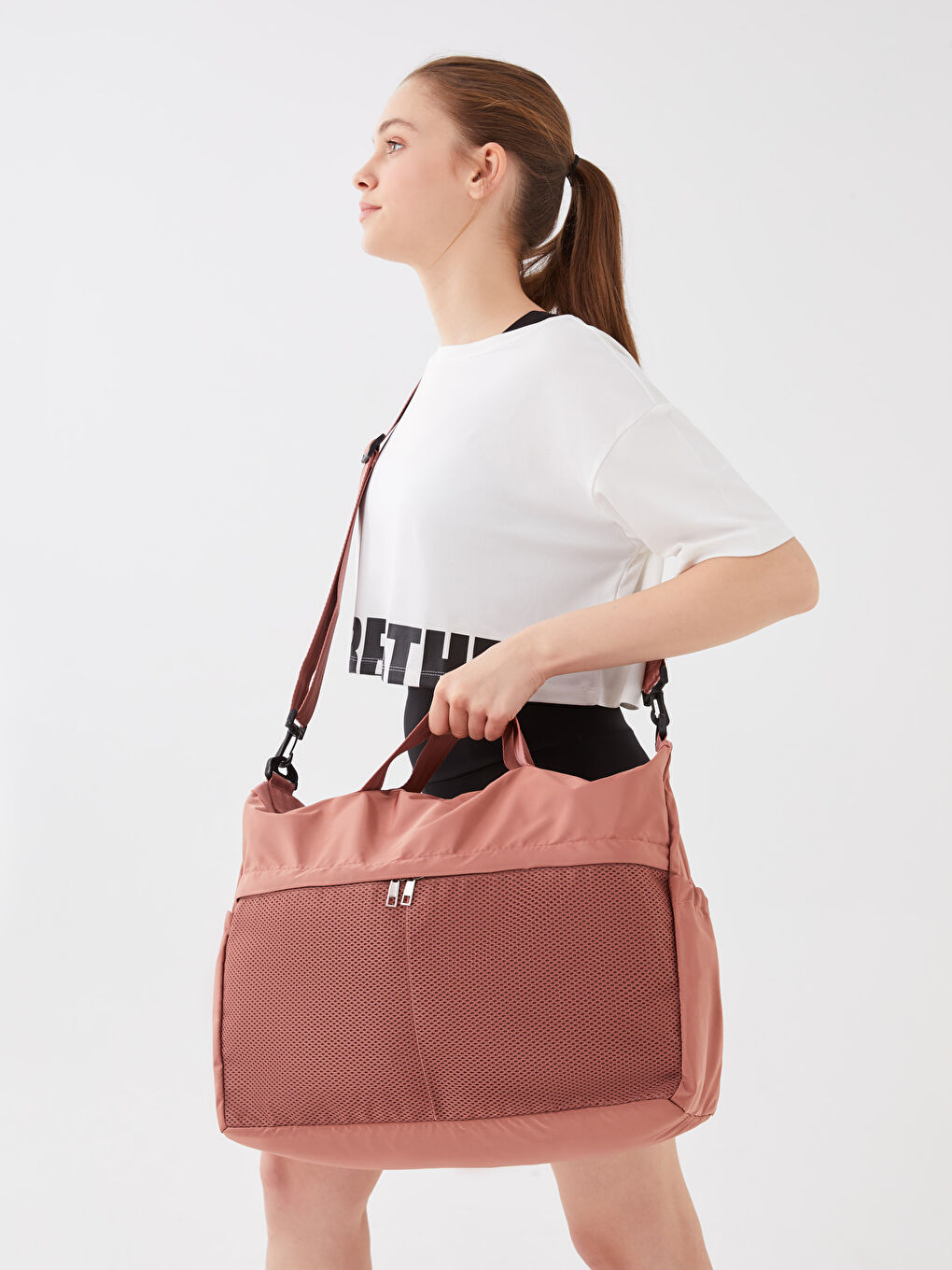 Женская спортивная сумка из парашютной ткани-1