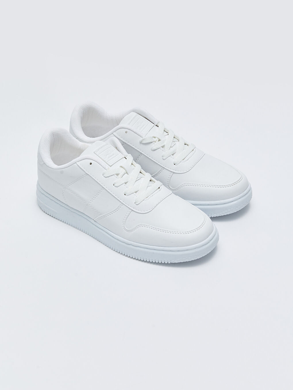 Beyaz Bağcıklı Erkek Spor Ayakkabı