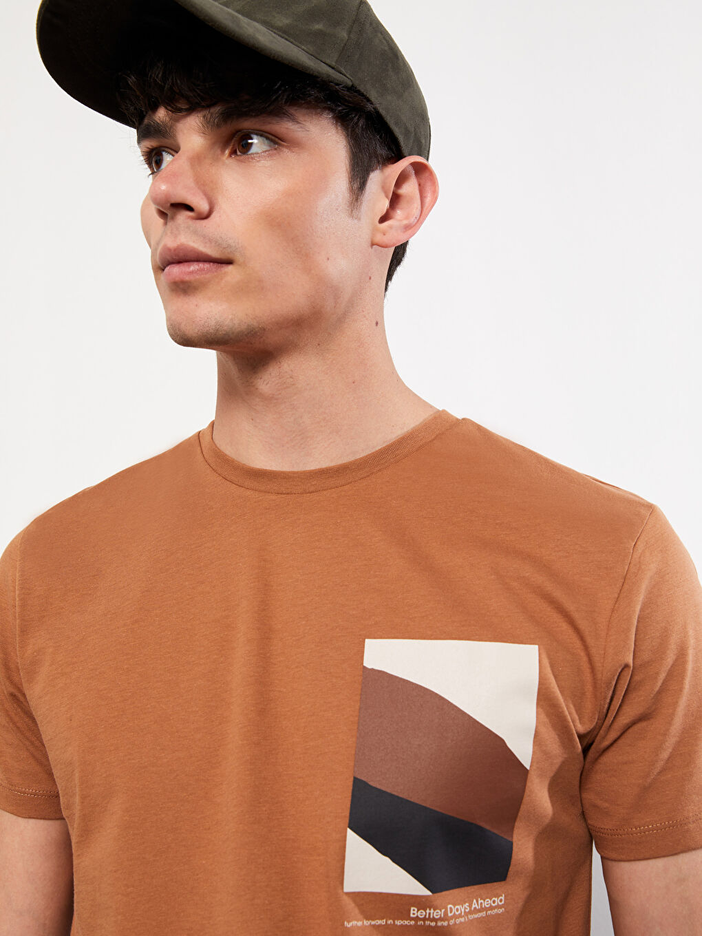 Kahverengi Bisiklet Yaka Kısa Kollu Baskılı Penye Erkek Tişört