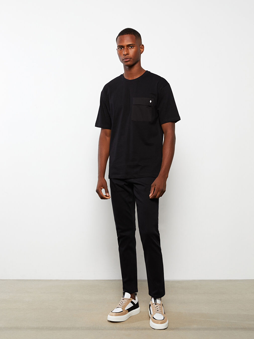 Siyah Bisiklet Yaka Penye Erkek Tişört-2