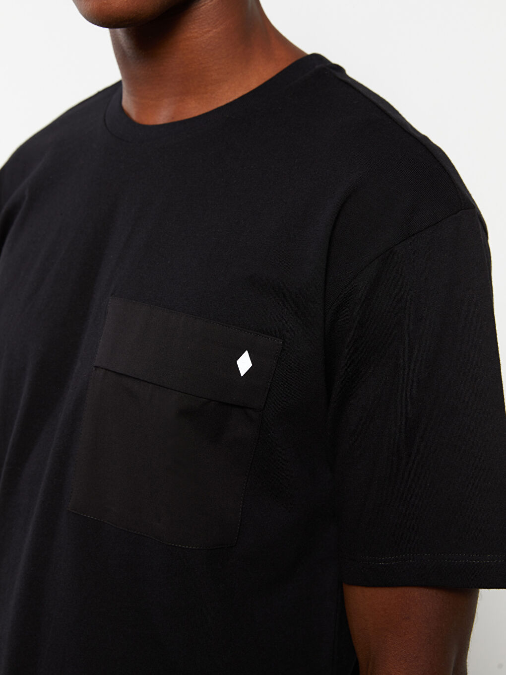 Siyah Bisiklet Yaka Penye Erkek Tişört-3