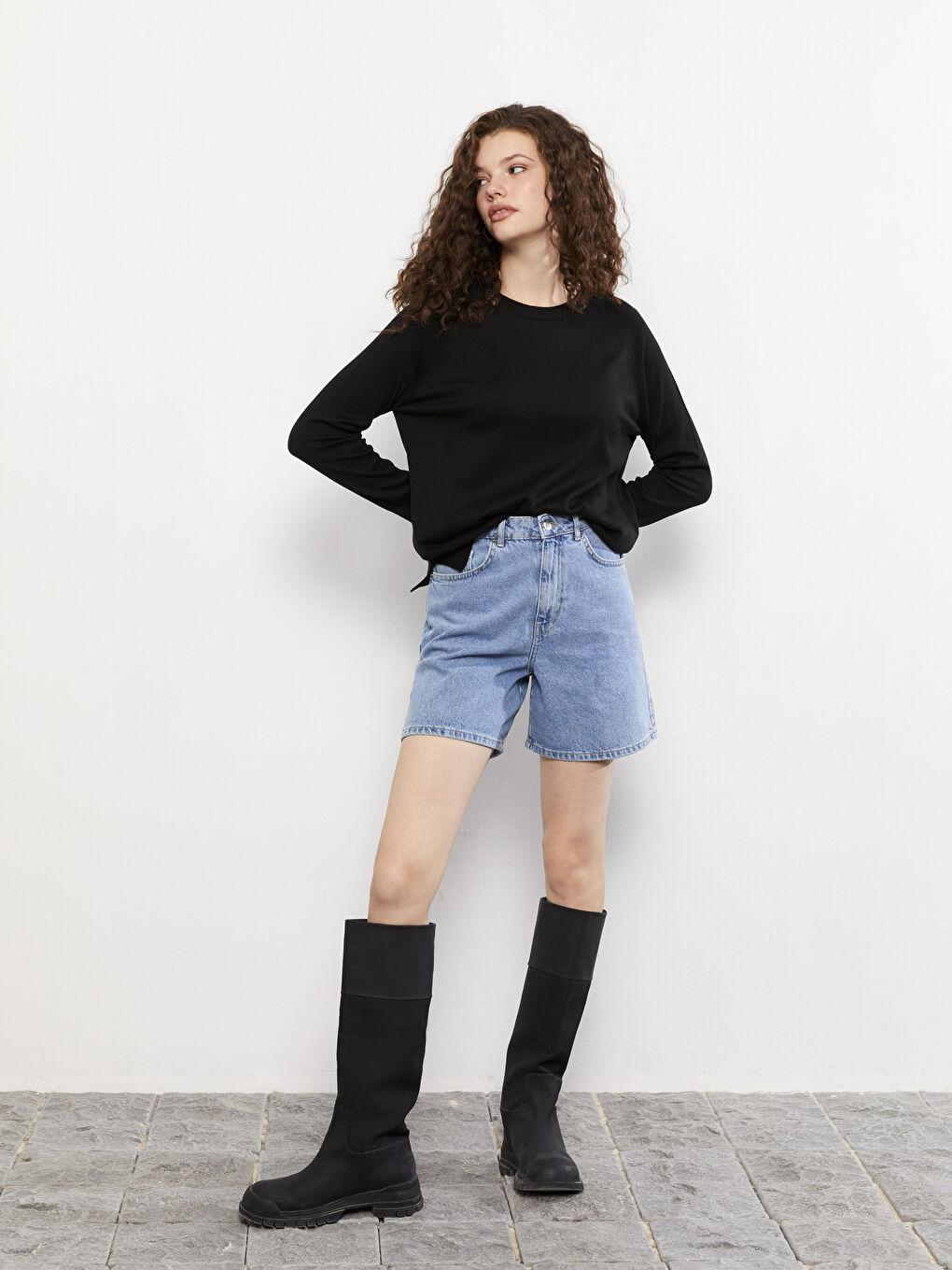 Siyah Bisiklet Yaka Düz Uzun Kollu Kadın Triko Kazak