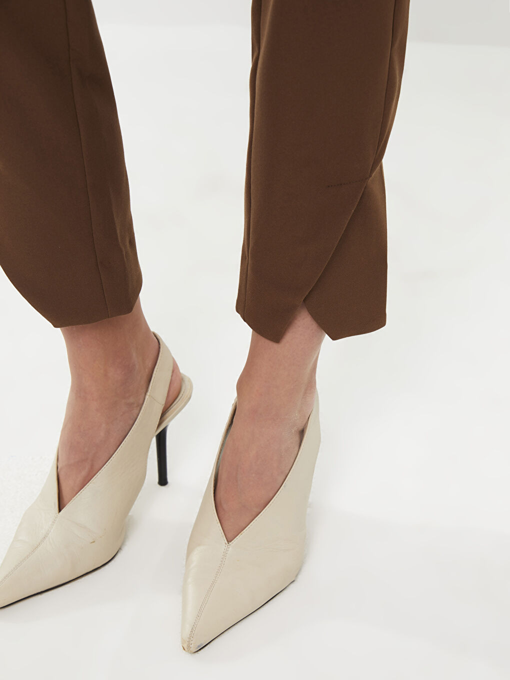 Women's Standard Fit Plain Trousers-3