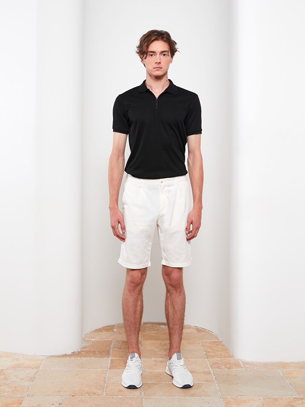 Siyah Polo Yaka Kısa Kollu Erkek Tişört-2