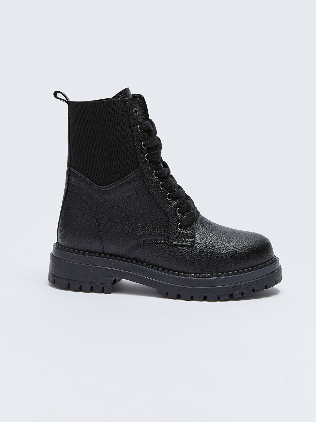 Siyah Deri Görünümlü Bağcıklı Kadın Bot-1