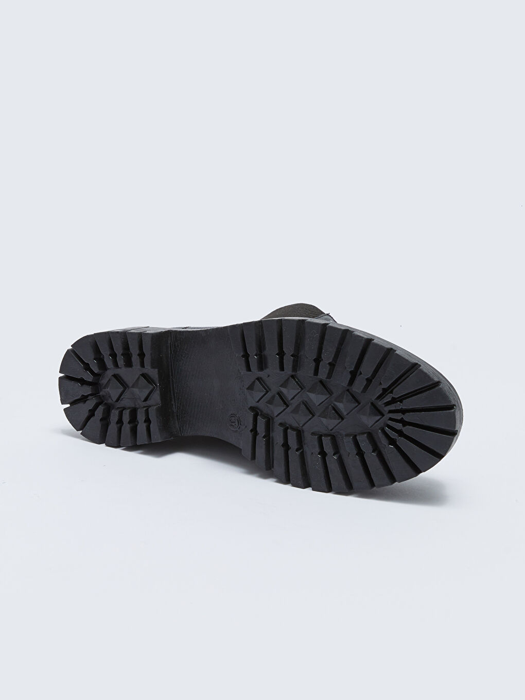 Siyah Deri Görünümlü Bağcıklı Kadın Bot-3