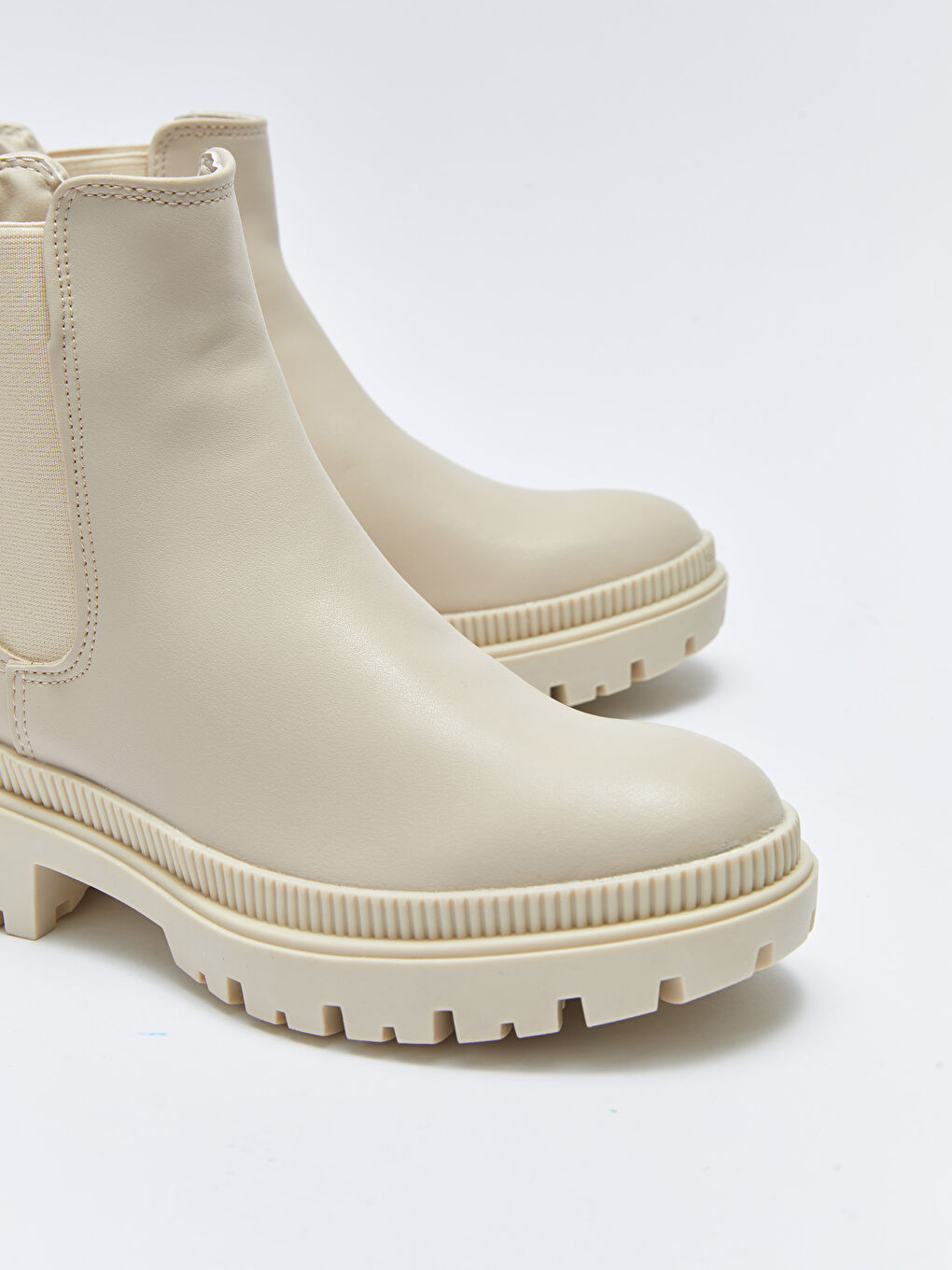 Ekru Deri Görünümlü Bağcıklı Kadın Bot-2