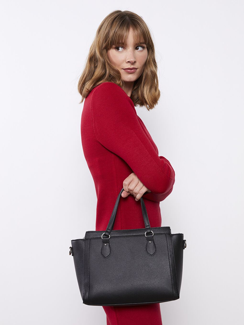 Siyah Deri Görünümlü Kadın Omuz Çantası