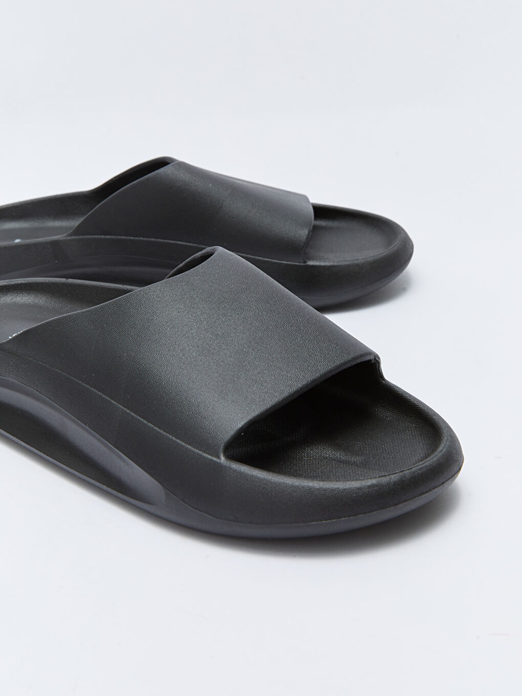 Siyah Düz Tek Bantlı Erkek Terlik-2