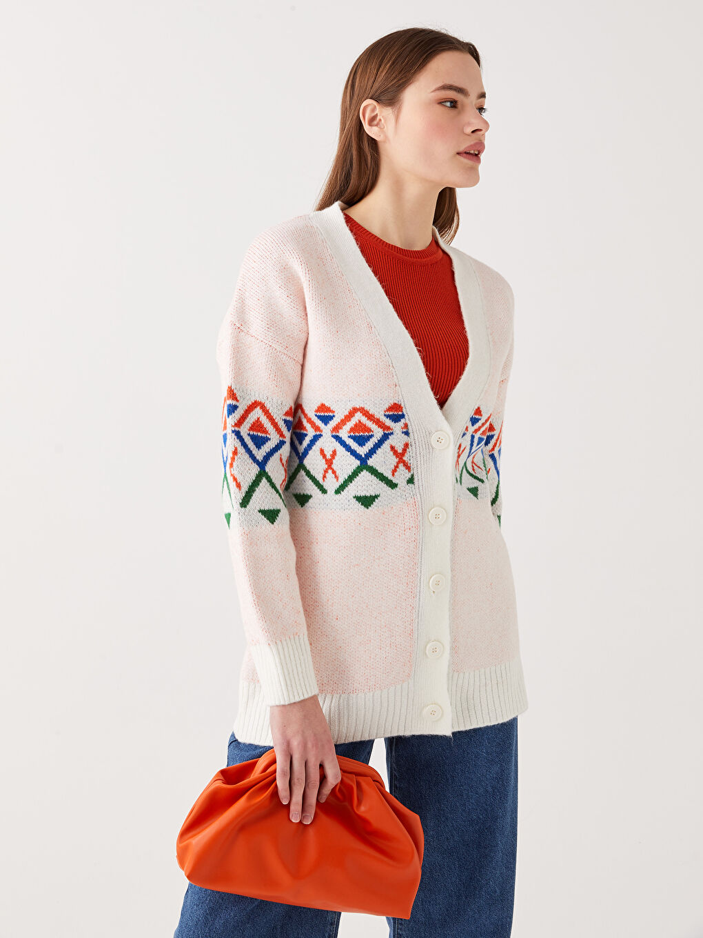 Ekru V Yaka Desenli Uzun Kollu Kadın Hırka-1