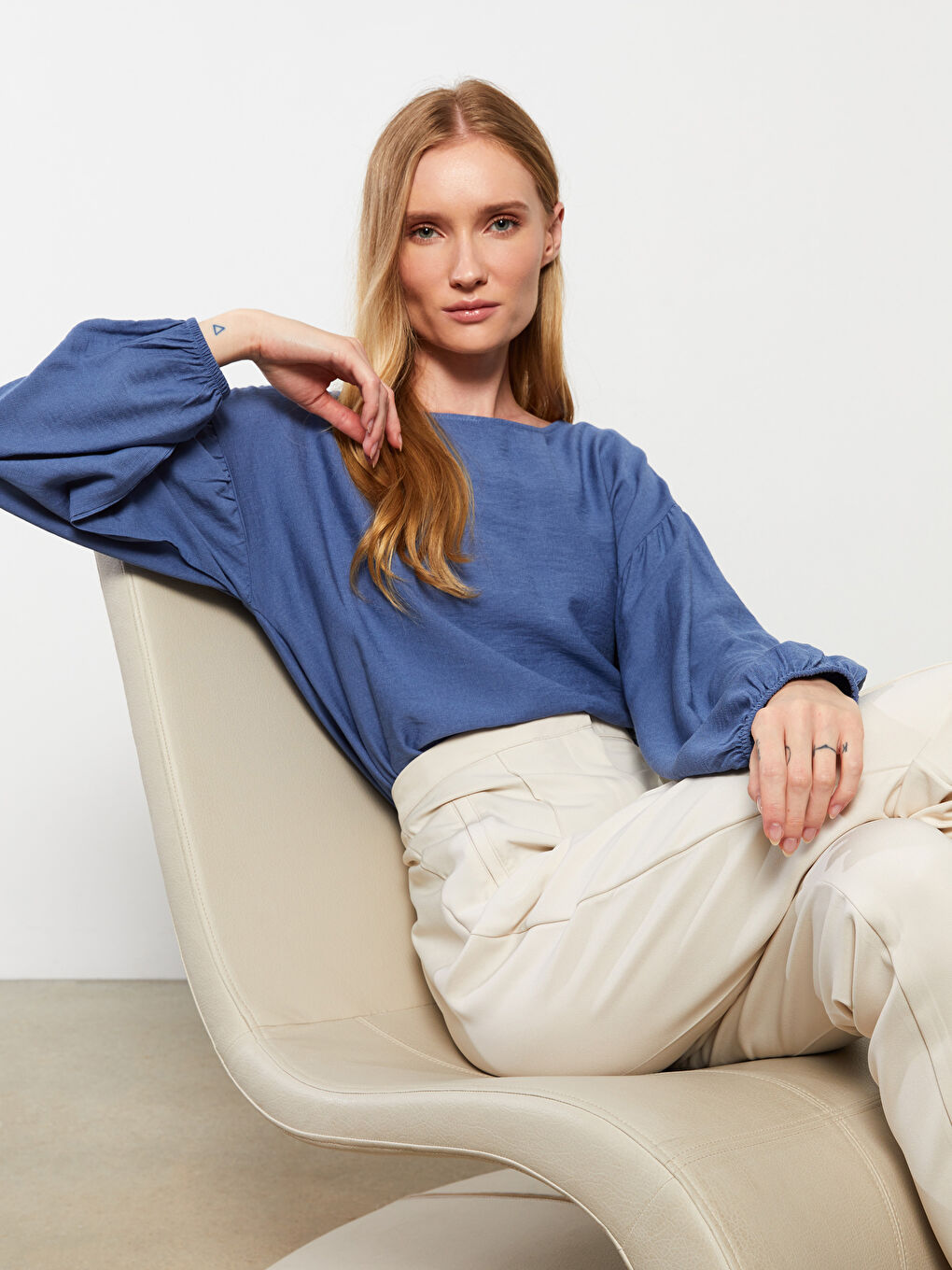 İndigo Kayık Yaka Düz Uzun Kollu Kadın Bluz-1