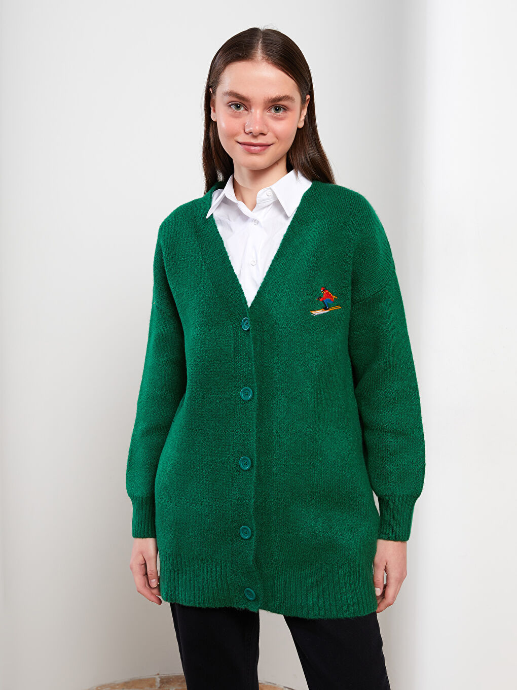 Yeşil V Yaka Nakışlı Uzun Kollu Oversize Kadın Triko Hırka