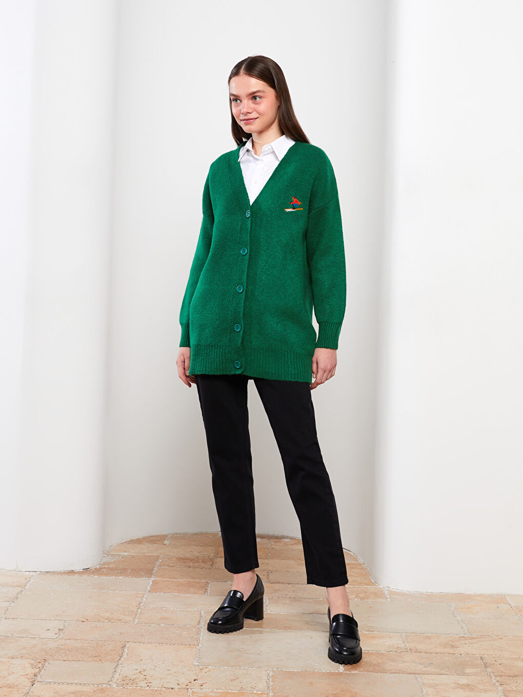 Yeşil V Yaka Nakışlı Uzun Kollu Oversize Kadın Triko Hırka-1