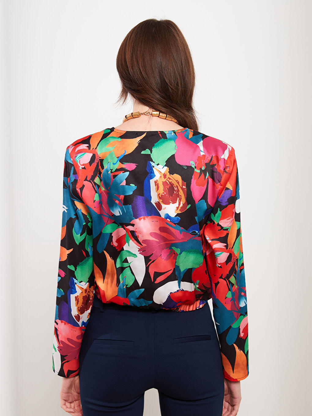 Kırmızı Kruvaze Yaka Desenli Uzun Kollu Saten Kadın Bluz-6