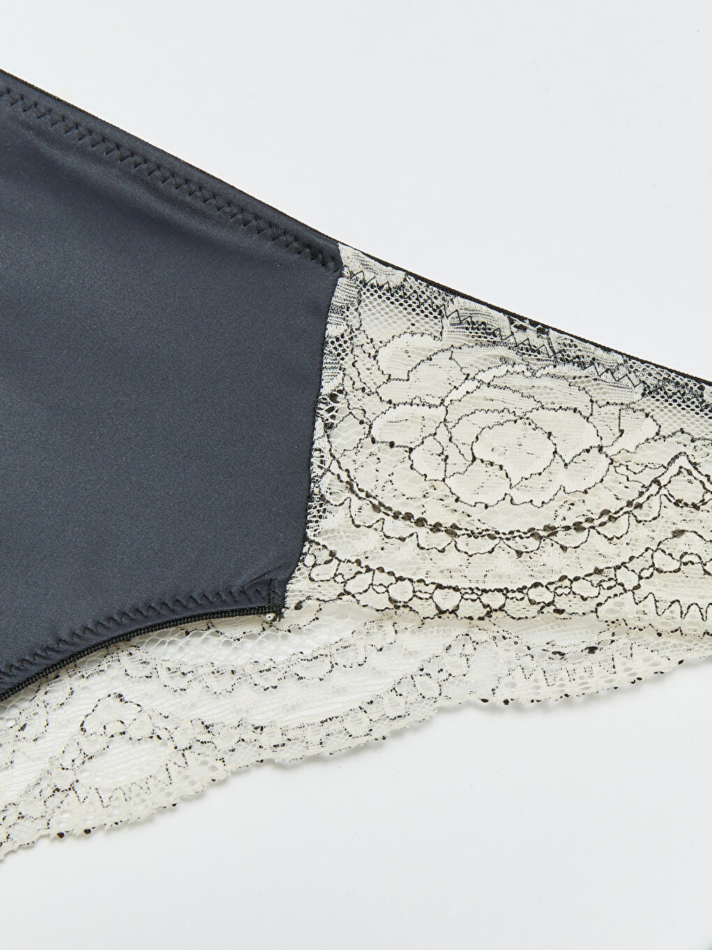 Siyah Dantelli Fantezi Brazilian Külot-2