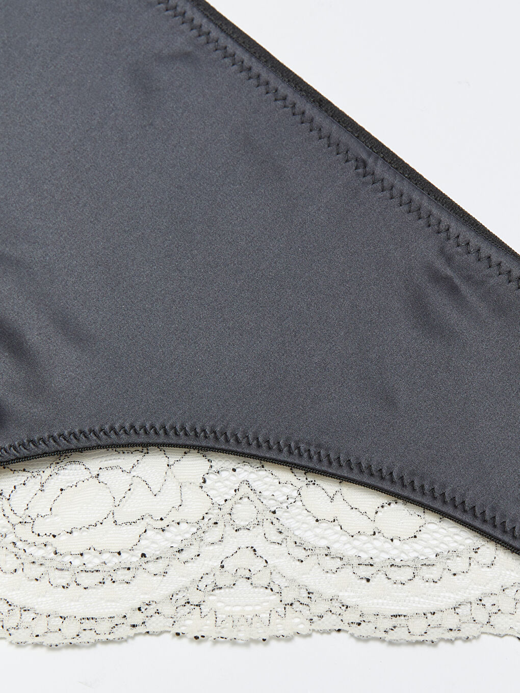 Siyah Dantel Detaylı Fantezi Bikini Külot-2