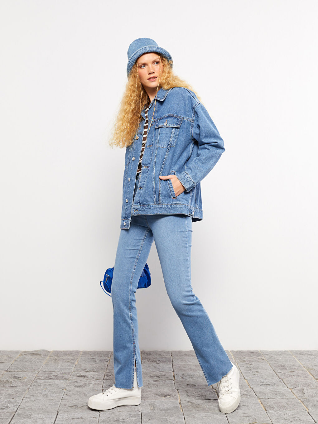 Mavi Gömlek Yaka Kadın Jean Ceket