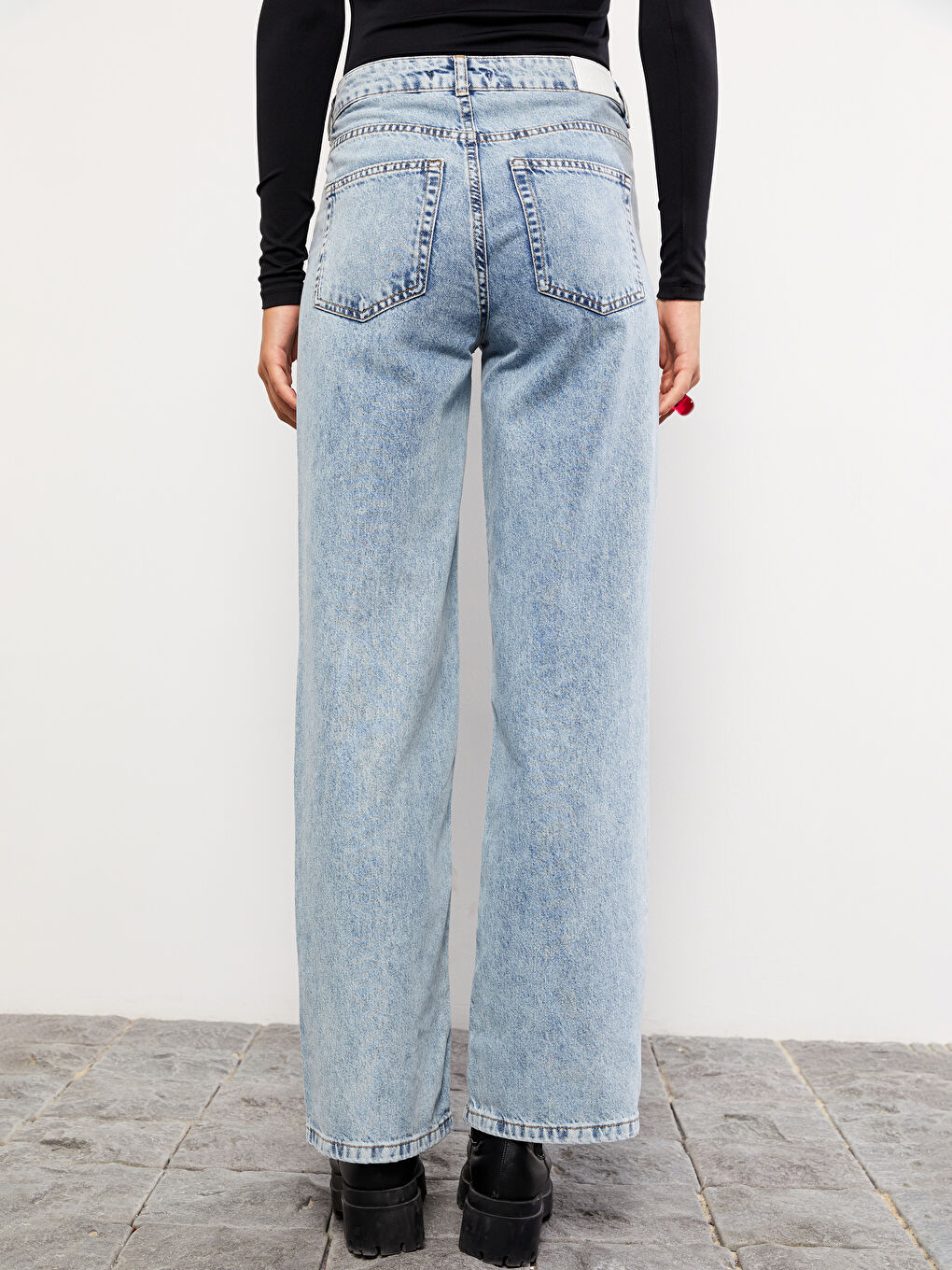 Women's Low Waist Wideleg Straight Jeans-3