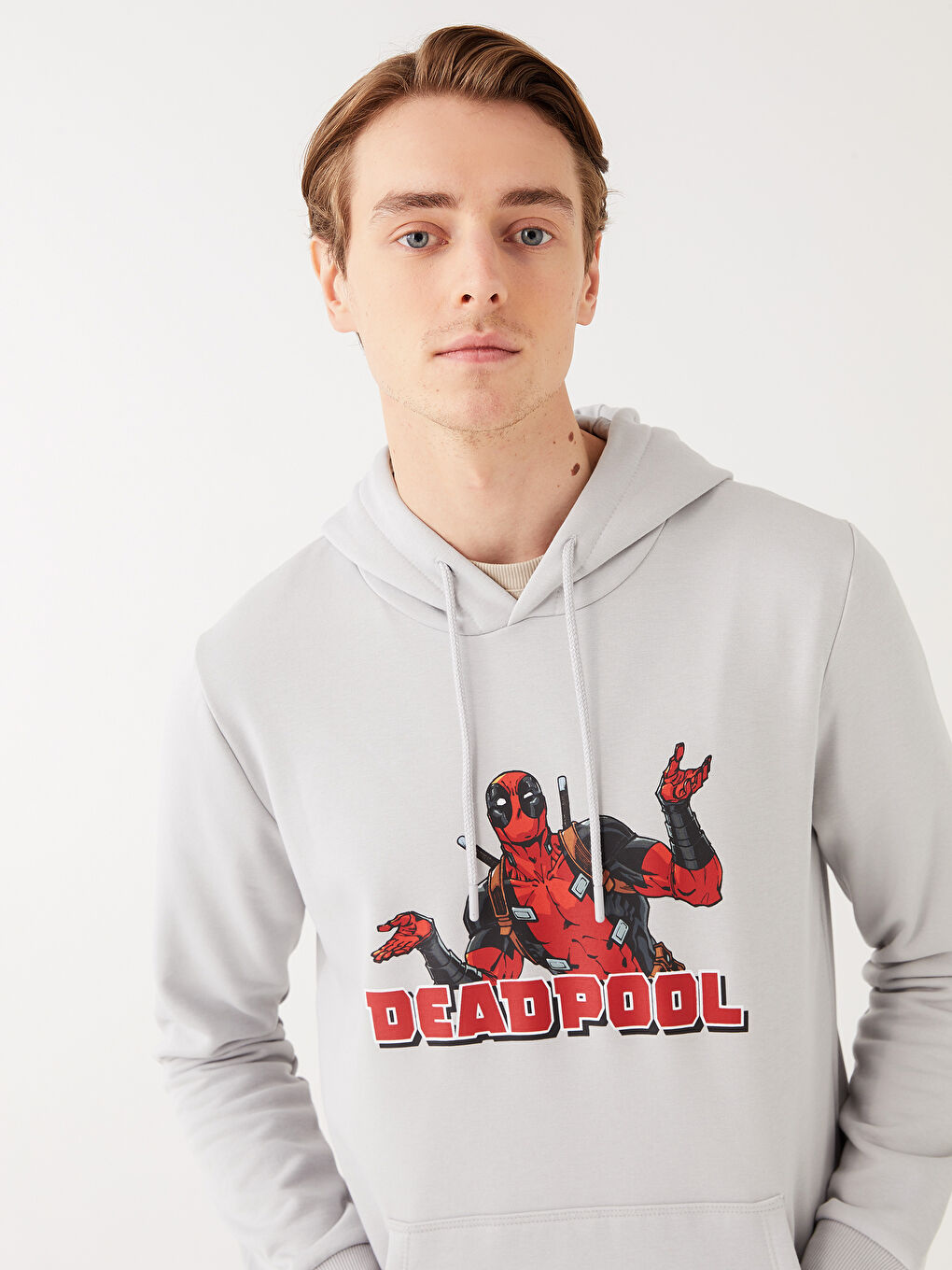 LCW Casual Açık Gri Uzun Kollu Deadpool Baskılı Erkek Hoodie