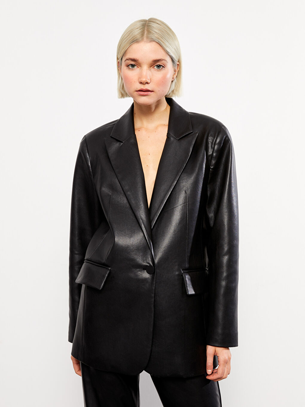 Siyah Düz Uzun Kollu Deri Görünümlü Kadın Ceket-6