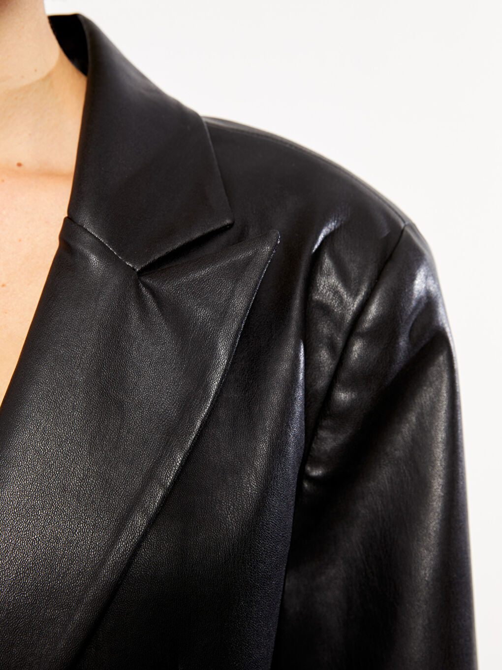 Siyah Düz Uzun Kollu Deri Görünümlü Kadın Ceket-12