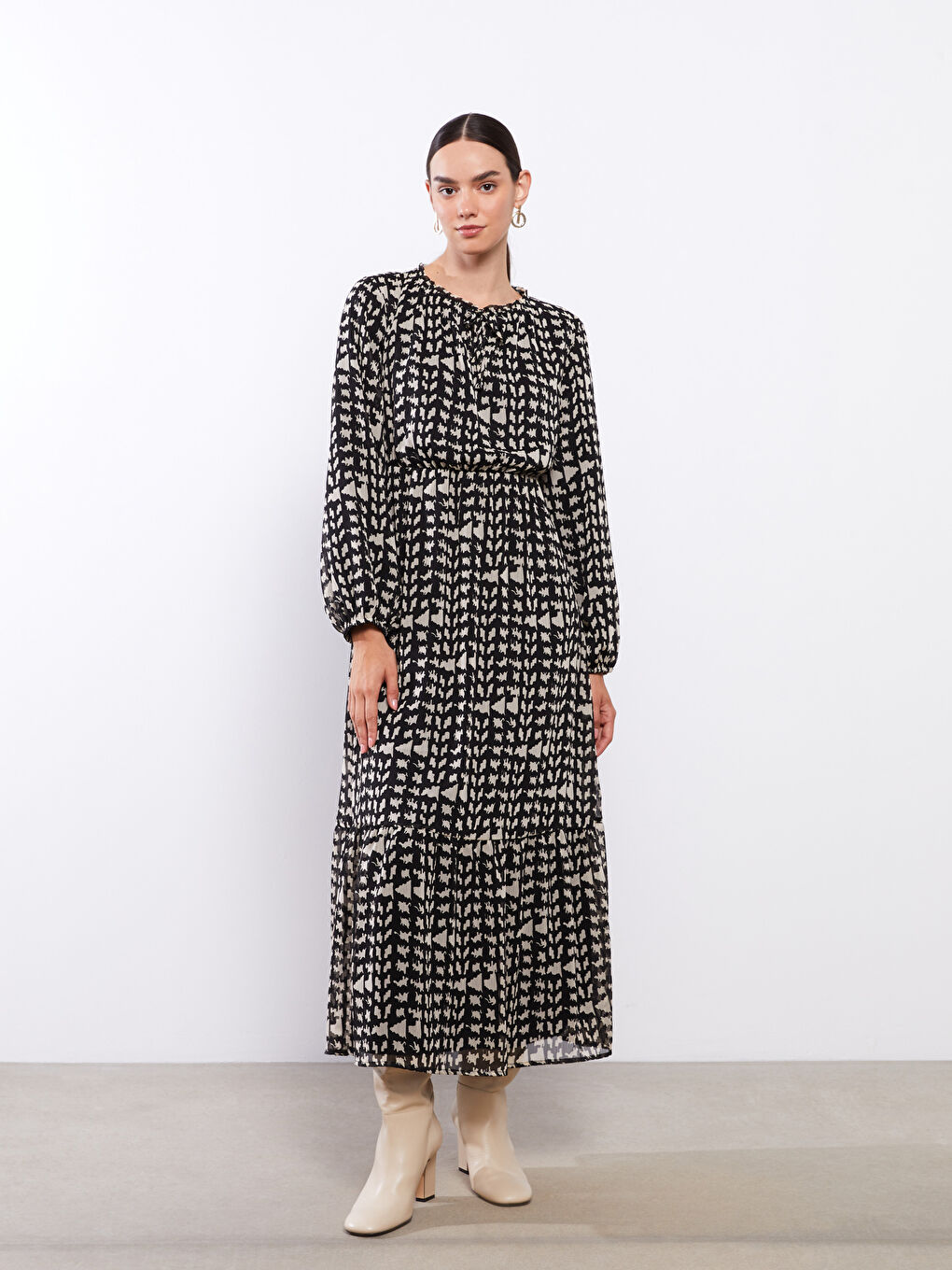 Siyah Bağlamalı Yaka Desenli Uzun Kollu Kadın Elbise